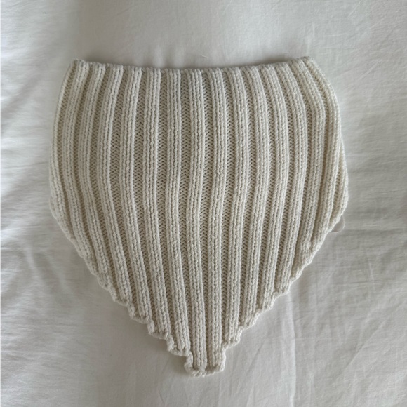JLUXLABEL White Ribbed Crop Top - Picture 3 of 4